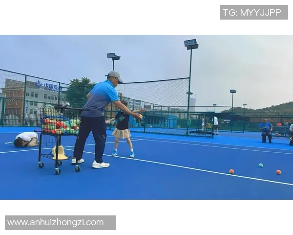 网球盛宴:深入探讨杭州网球队的耐力训练与竞技精神